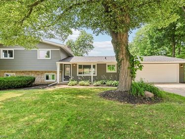 3312 Bancroft Road, Fairlawn, OH 44333