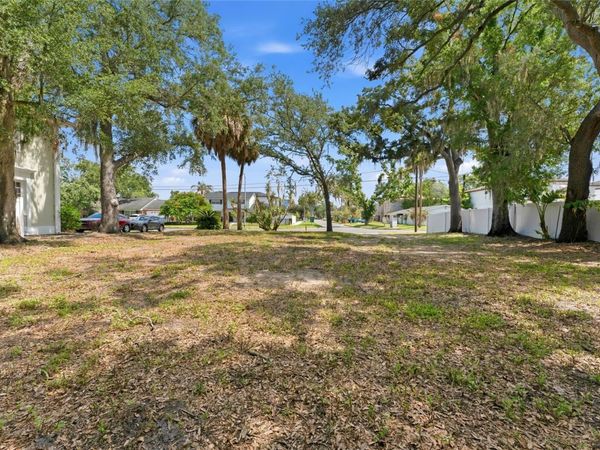 5010 W AZEELE STREET , TAMPA, FL 33609