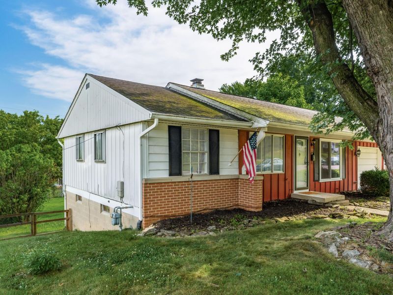 1959 Shoshone Drive, Lancaster, OH 43130 Photo 2
