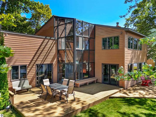 311 Lake Mitchell Drive E, Cadillac, MI 49601