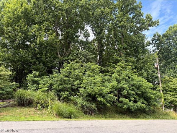 23 Latonka Trail , Malvern, OH 44644