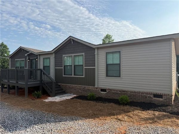 654 Robertson Loop Road, Clarkesville, GA 30523