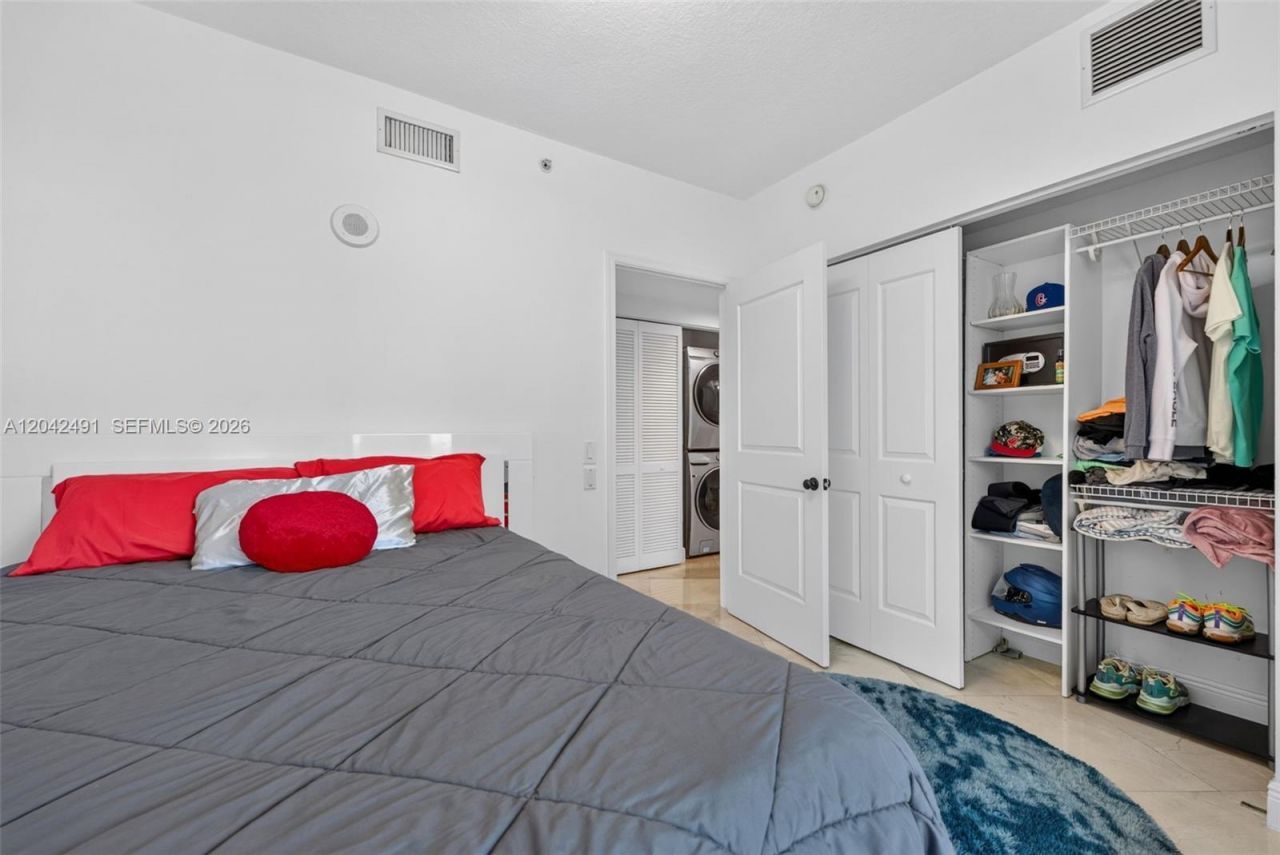 480 NE 30th St , Unit 1807, Miami, FL 33137 Photo