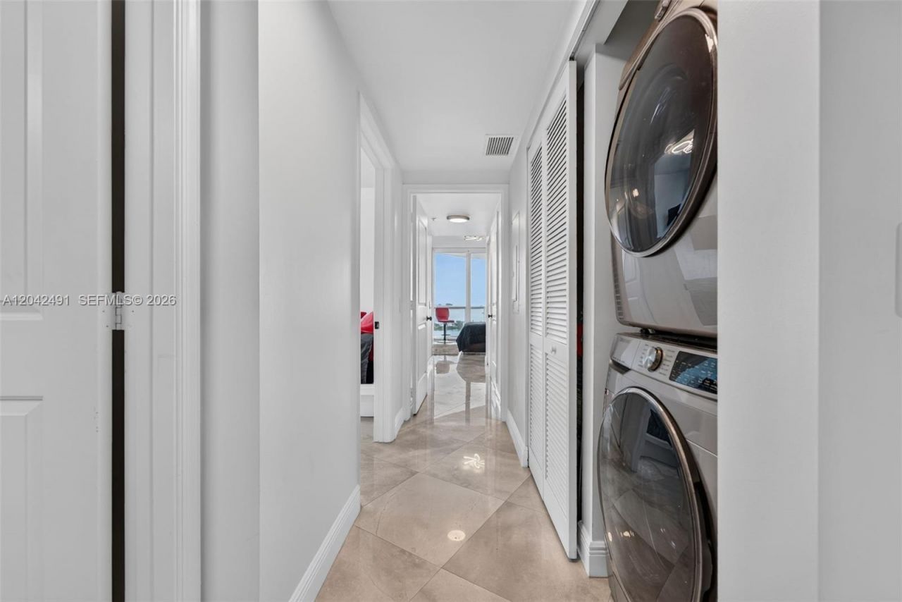 480 NE 30th St , Unit 1807, Miami, FL 33137 Photo