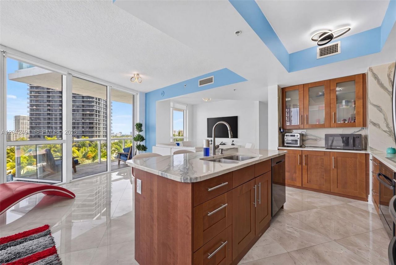 480 NE 30th St , Unit 1807, Miami, FL 33137 Photo