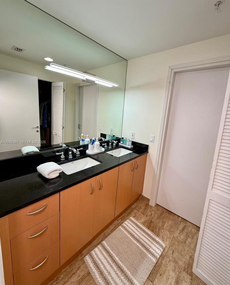 300 S Biscayne Blvd , Unit T-2806, Miami, FL 33131 Photo