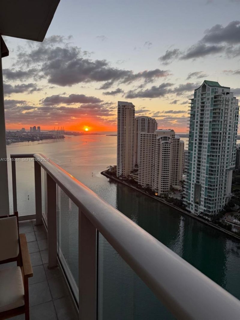 300 S Biscayne Blvd , Unit T-2806, Miami, FL 33131 Photo