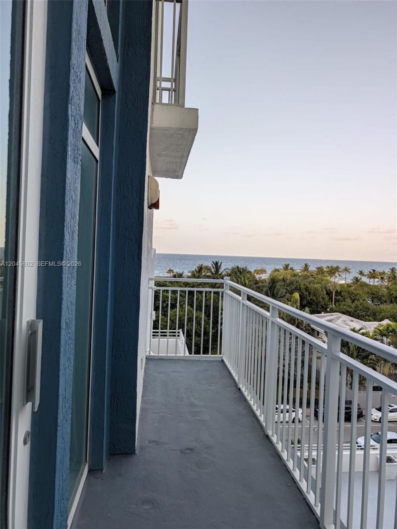 7600 Collins Ave , Unit 712, Miami Beach, FL 33141 Photo