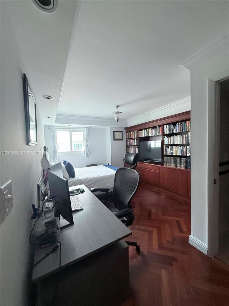 7600 Collins Ave , Unit 712, Miami Beach, FL 33141 Photo