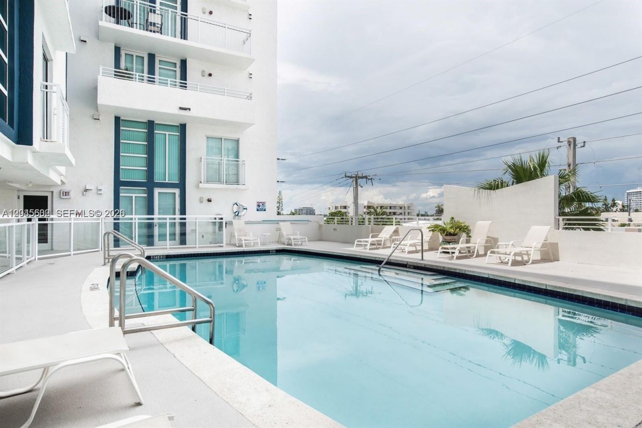 7600 Collins Ave , Unit 712, Miami Beach, FL 33141 Photo