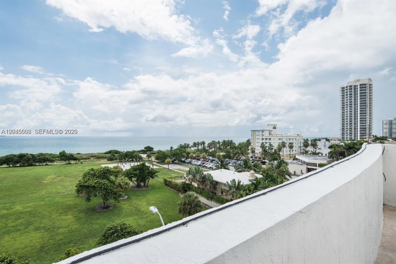 7600 Collins Ave , Unit 712, Miami Beach, FL 33141 Photo