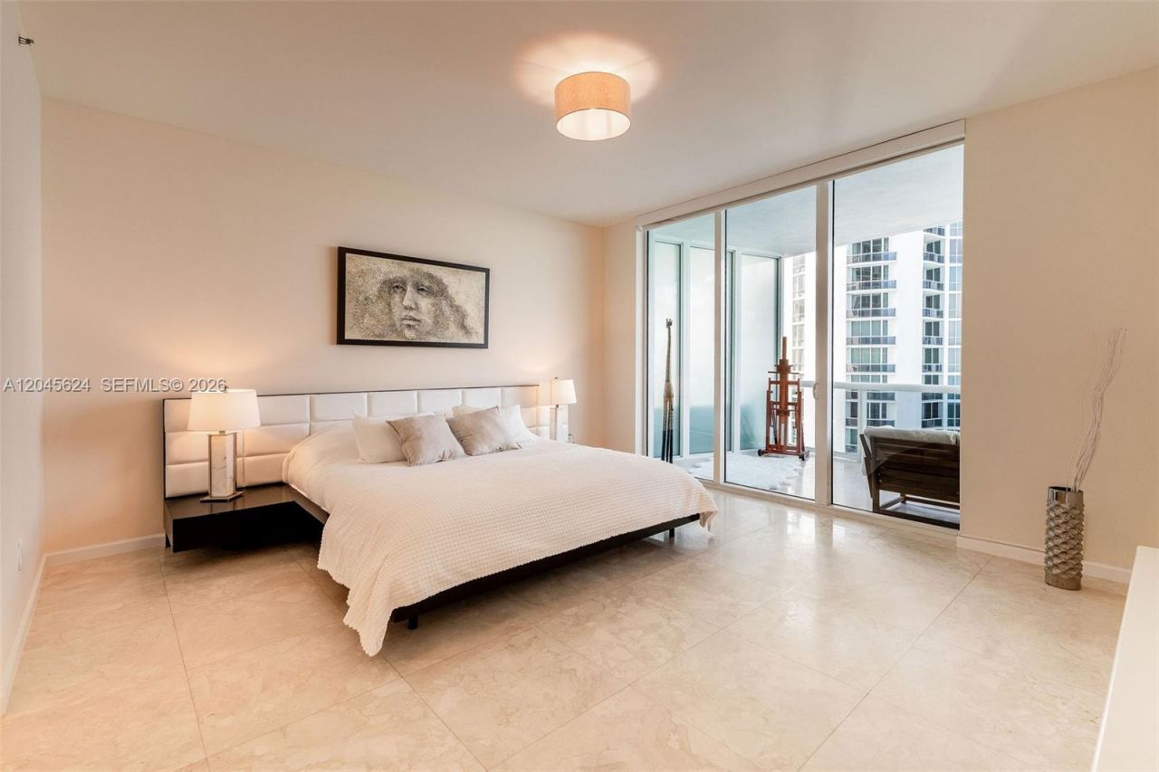 15901 Collins Ave, Unit 2502, Sunny Isles Beach, FL 33160 Photo