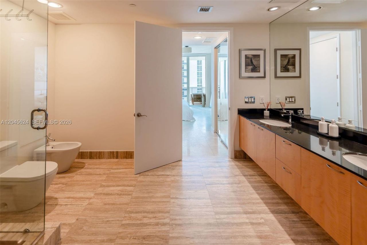 15901 Collins Ave, Unit 2502, Sunny Isles Beach, FL 33160 Photo