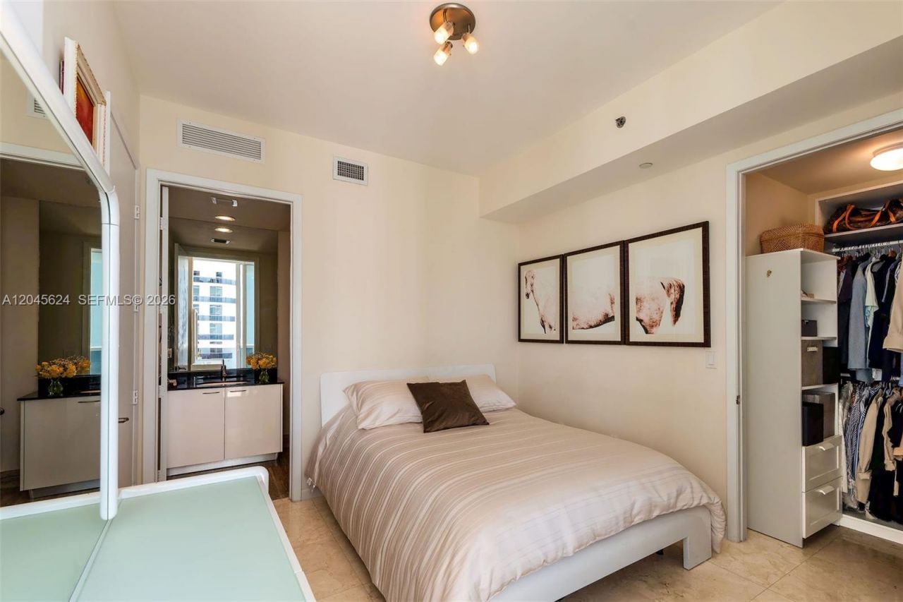 15901 Collins Ave, Unit 2502, Sunny Isles Beach, FL 33160 Photo