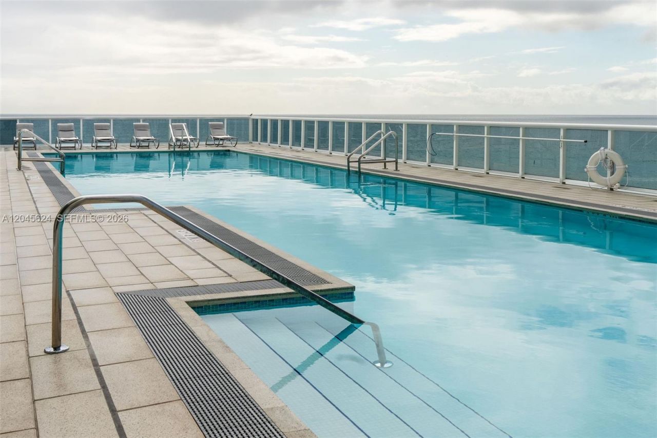 15901 Collins Ave, Unit 2502, Sunny Isles Beach, FL 33160 Photo