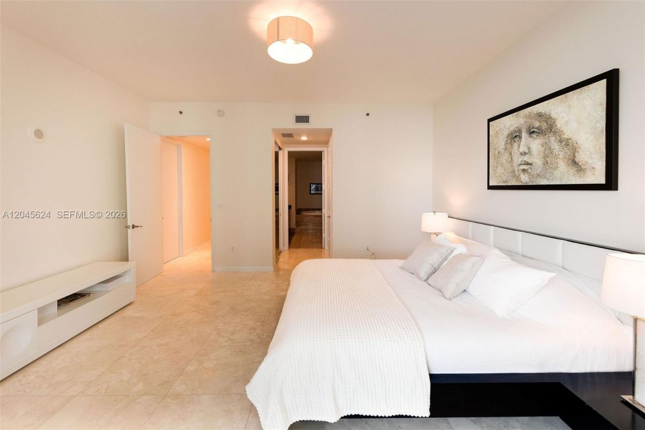 15901 Collins Ave, Unit 2502, Sunny Isles Beach, FL 33160 Photo