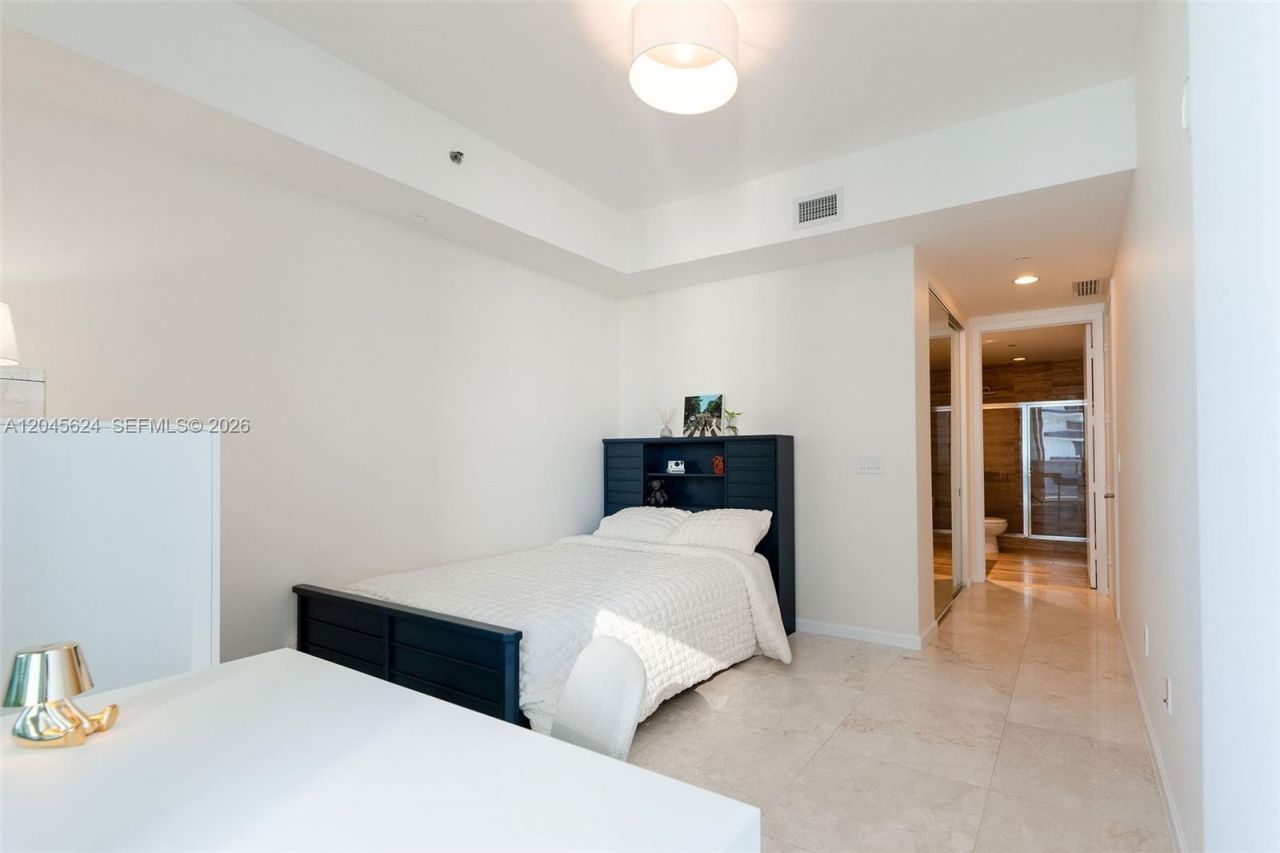 15901 Collins Ave, Unit 2502, Sunny Isles Beach, FL 33160 Photo