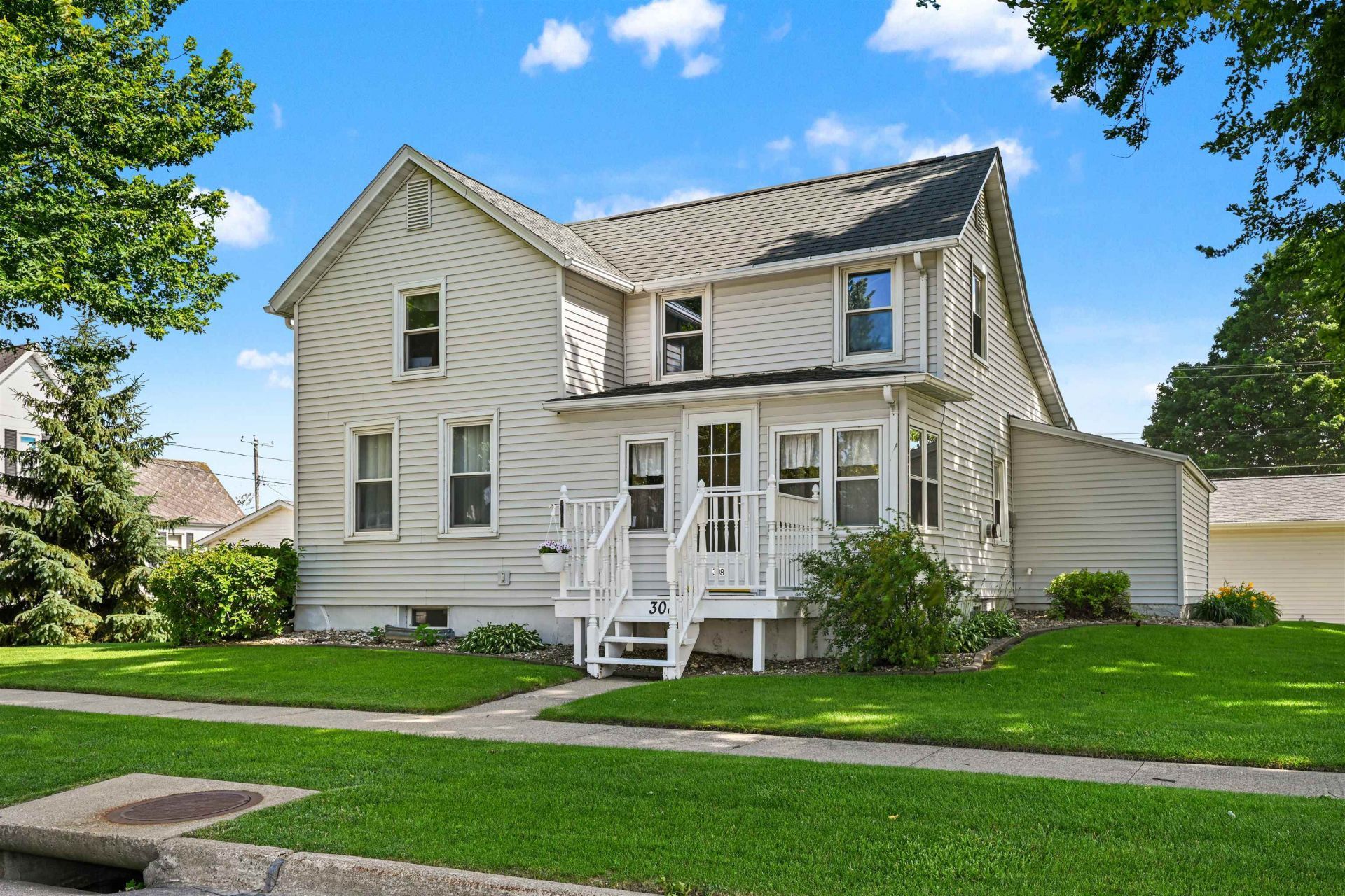 308 W 1st Avenue, Farley, IA 52046 Main Photo