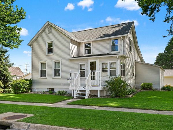 308 W 1st Avenue, Farley, IA 52046