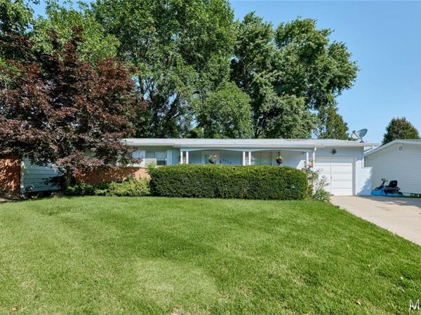 2755 Patterson Road, Florissant, MO 63031