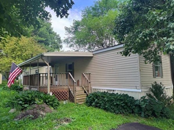 115 Woodview Drive, Valencia, PA 16059