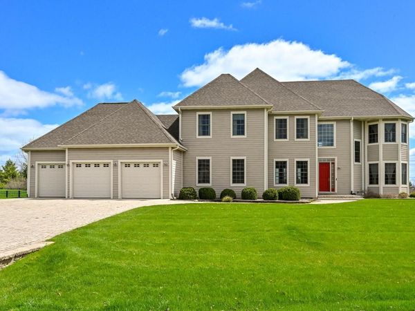 3268 Bay Hill ROAD, Port Washington, WI 53074