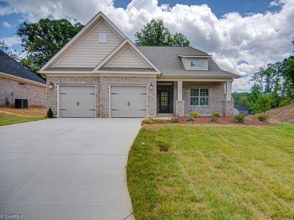 1876 Michelle Drive , Clemmons, NC 27012