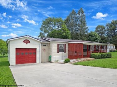 211 Jaycee Avenue, Terra Alta, WV 26764