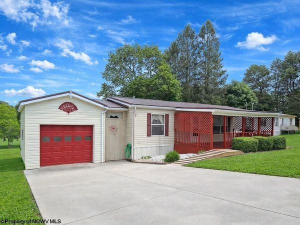 211 Jaycee Avenue, Terra Alta, WV 26764