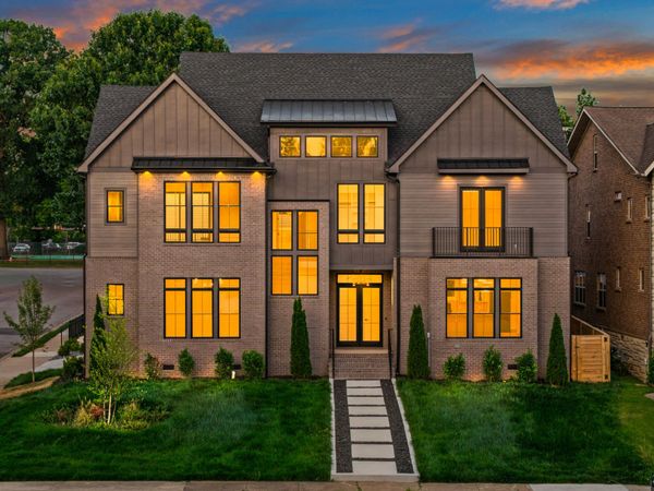 1700 15th Ave S , Nashville, TN 37212