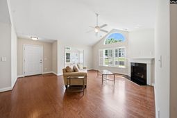 1403 Laryn Lane photo 4