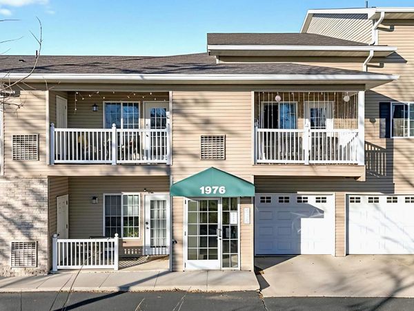 1976 29th Place NW, Unit 201, Rochester, MN 55901