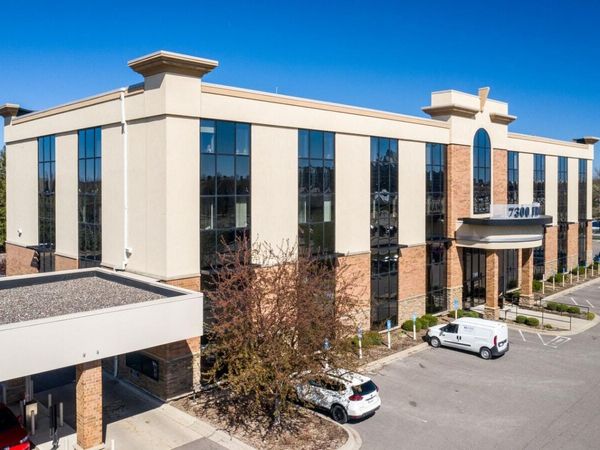 7300 France Avenue S, Edina, MN 55435