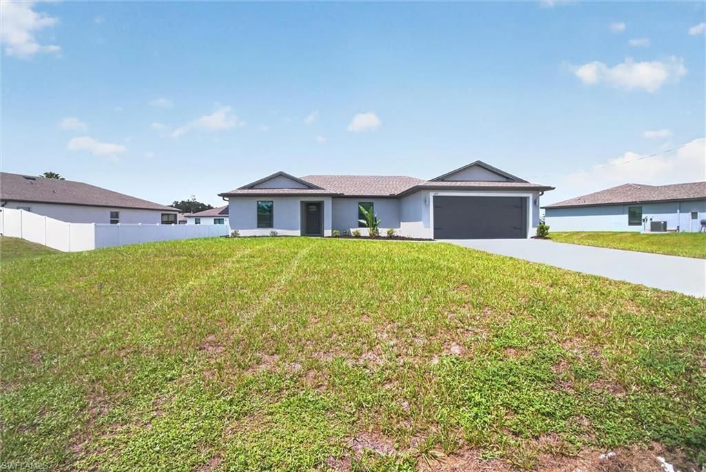 177 Blackstone Dr , Fort Myers, FL 33913 Photo