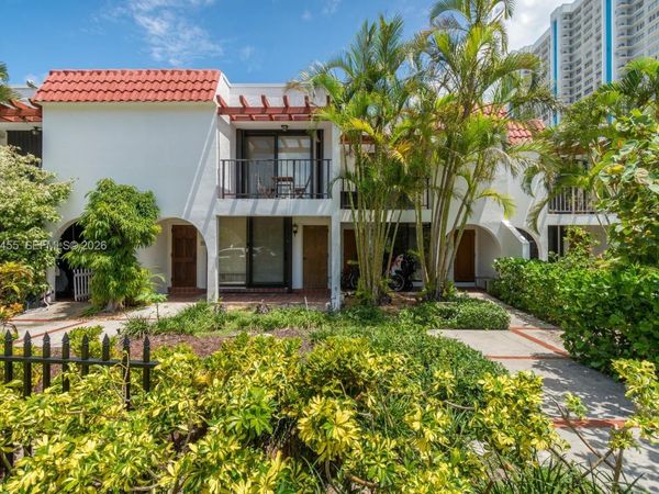 425 Grapetree Dr , Unit 206, Key Biscayne, FL 33149