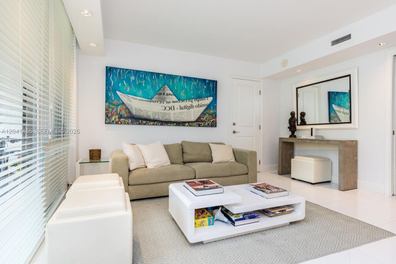 425 Grapetree Dr , Unit 206, Key Biscayne, FL 33149 Photo