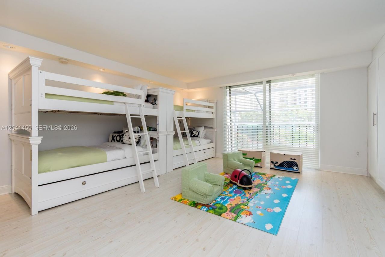425 Grapetree Dr , Unit 206, Key Biscayne, FL 33149 Photo