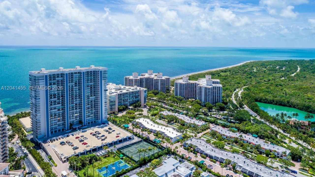 425 Grapetree Dr , Unit 206, Key Biscayne, FL 33149 Photo