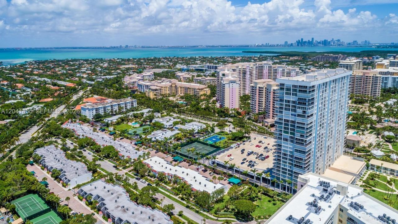425 Grapetree Dr , Unit 206, Key Biscayne, FL 33149 Photo