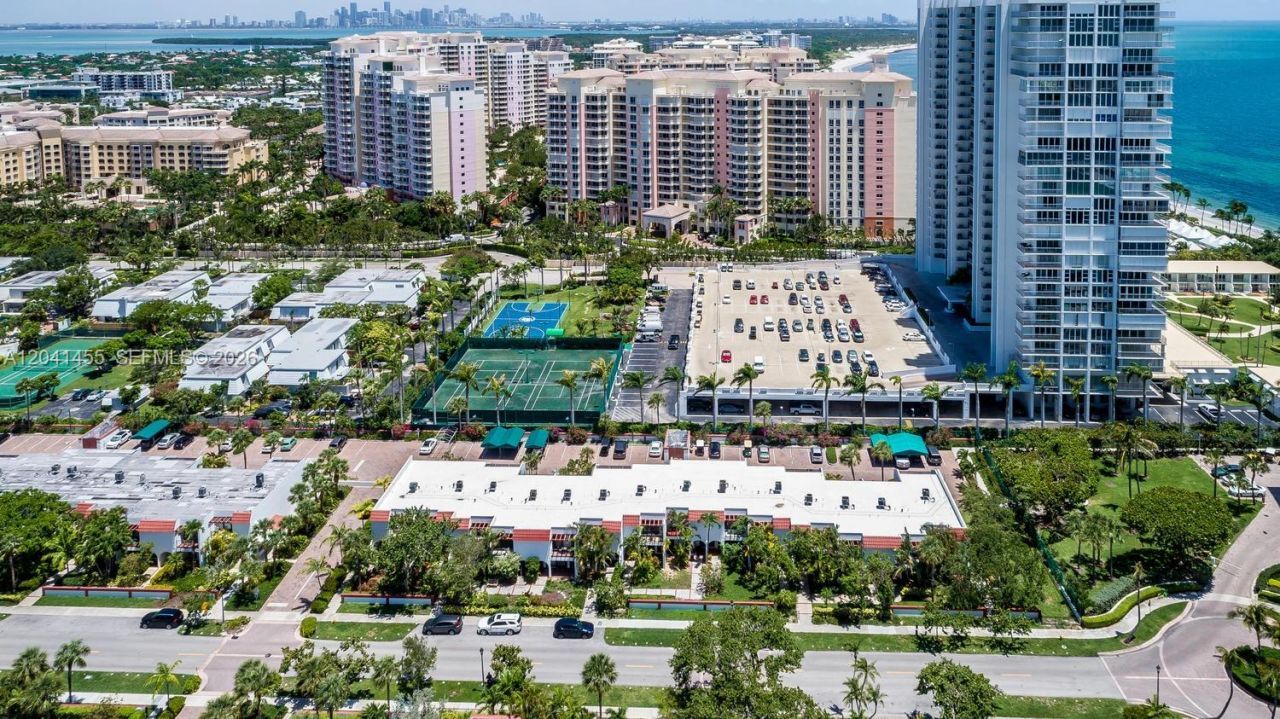425 Grapetree Dr , Unit 206, Key Biscayne, FL 33149 Photo