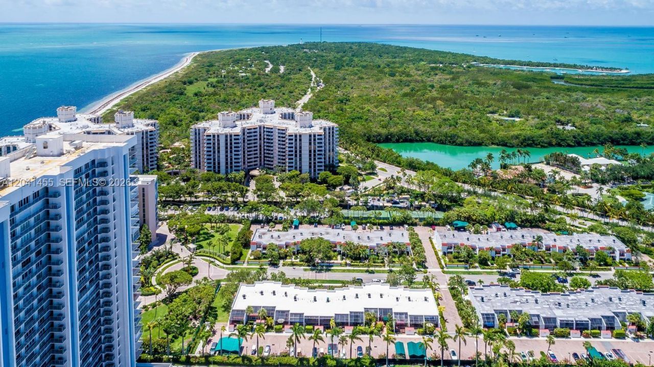 425 Grapetree Dr , Unit 206, Key Biscayne, FL 33149 Photo