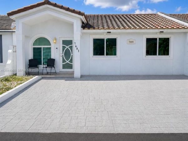 7681 NW 178th Ter , Hialeah, FL 33015