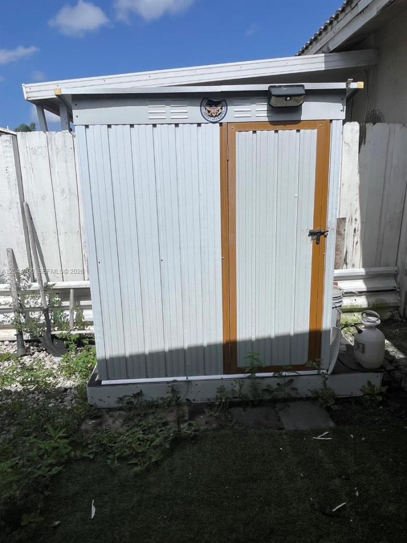 7681 NW 178th Ter , Hialeah, FL 33015 Photo