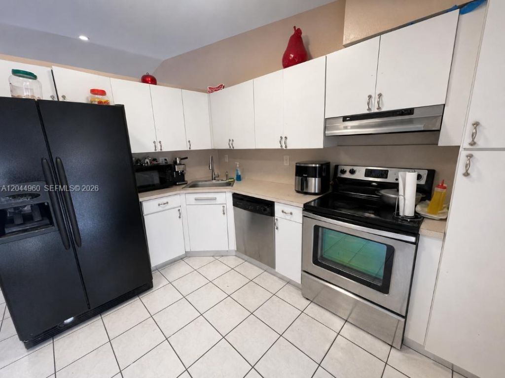 7681 NW 178th Ter , Hialeah, FL 33015 Photo