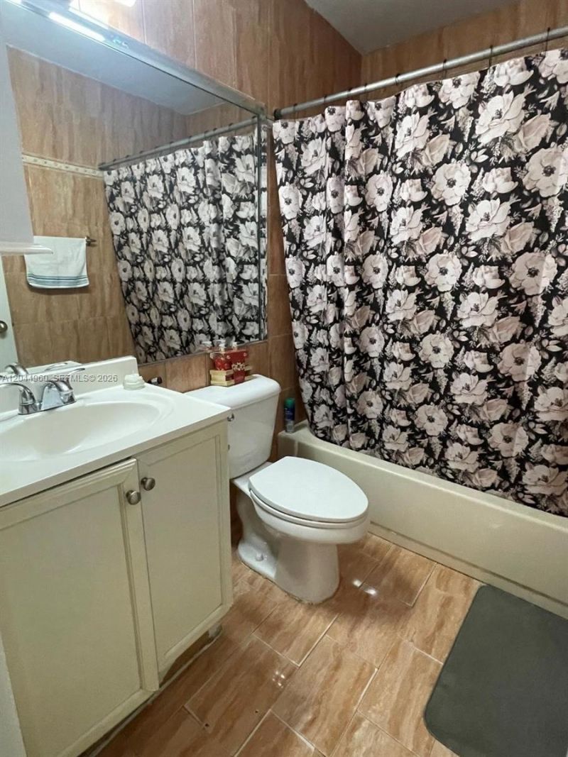 7681 NW 178th Ter , Hialeah, FL 33015 Photo
