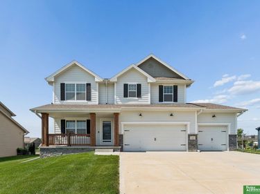 11021 Cove Hollow Drive, Papillion, NE 68046