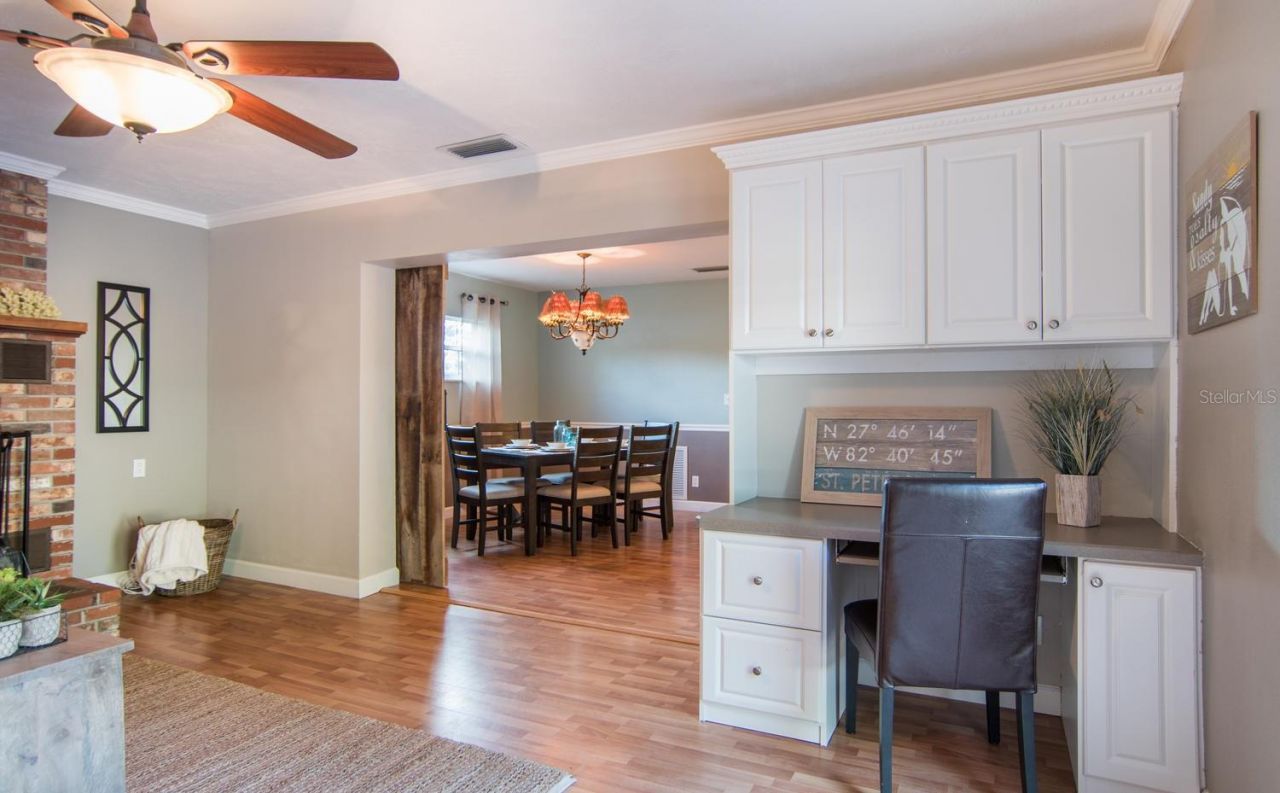 528 59th Way S, Saint Petersburg, FL 33707 Photo