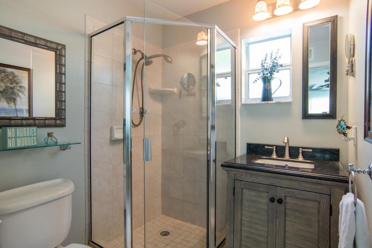 528 59th Way S, Saint Petersburg, FL 33707 Photo