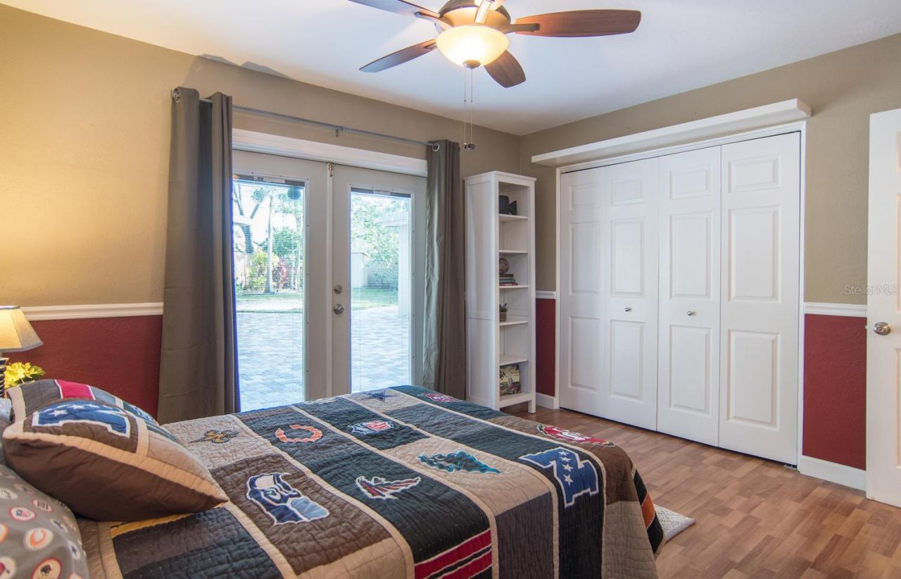 528 59th Way S, Saint Petersburg, FL 33707 Photo