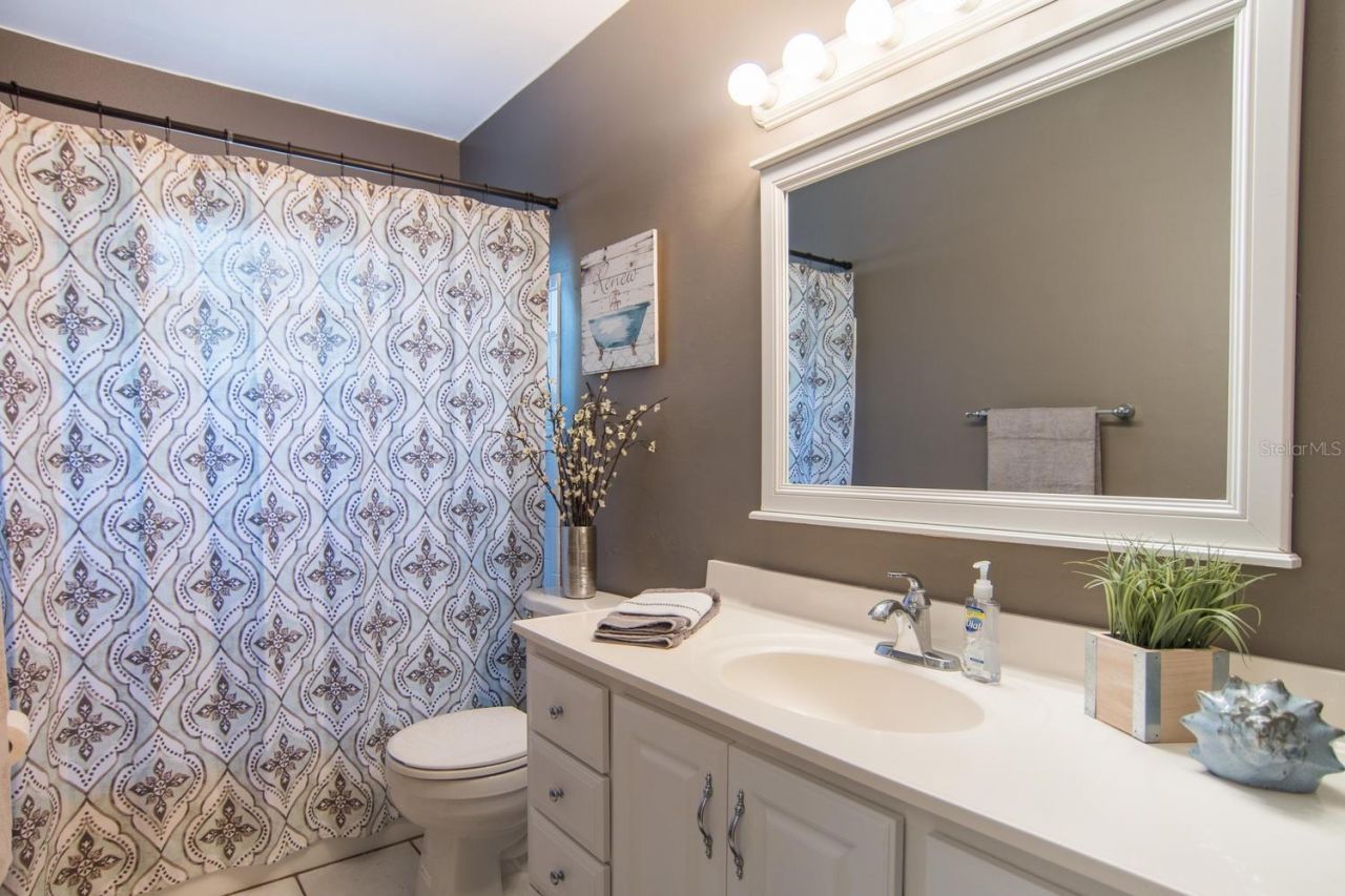 528 59th Way S, Saint Petersburg, FL 33707 Photo